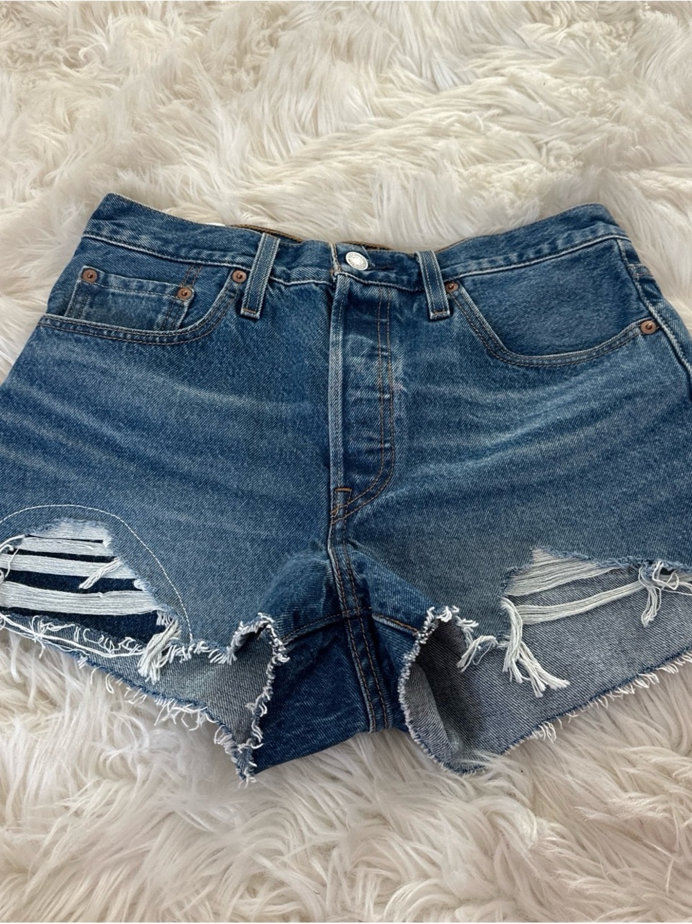 New without tags Levi's 501 Distressed Blue Cutoff Denim Shorts size 28